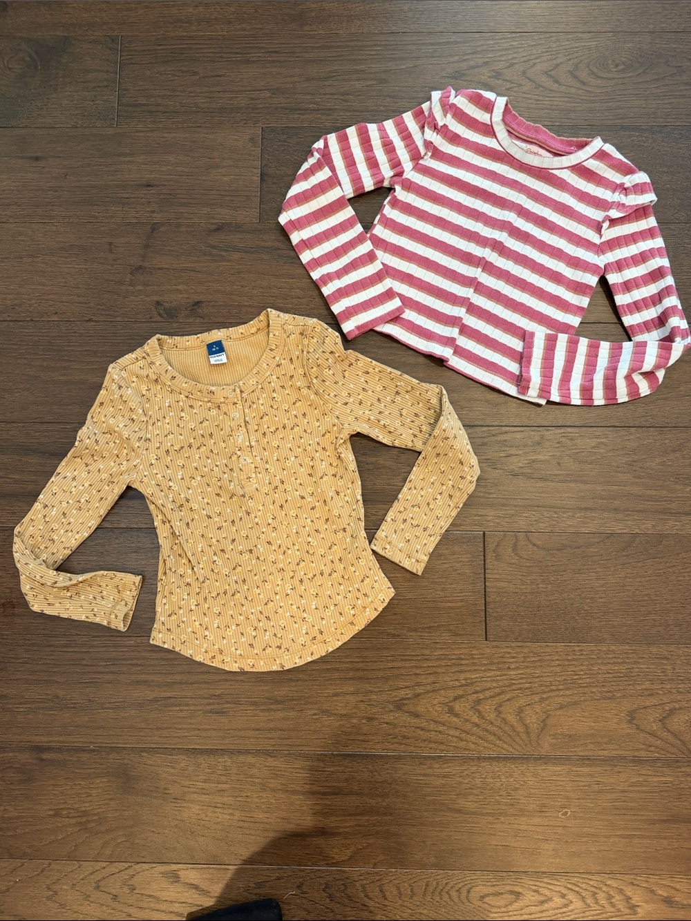 Old Navy / Paisley Lane Long-Sleeve Top Set of 2 in Size 7 - C34-111